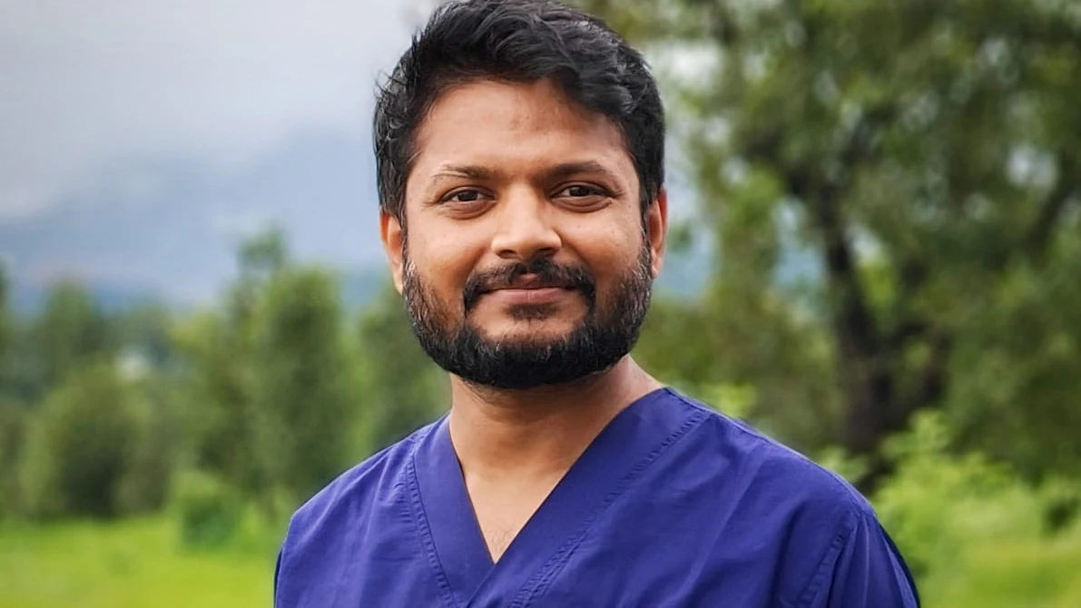 Dr Nikhil Patil