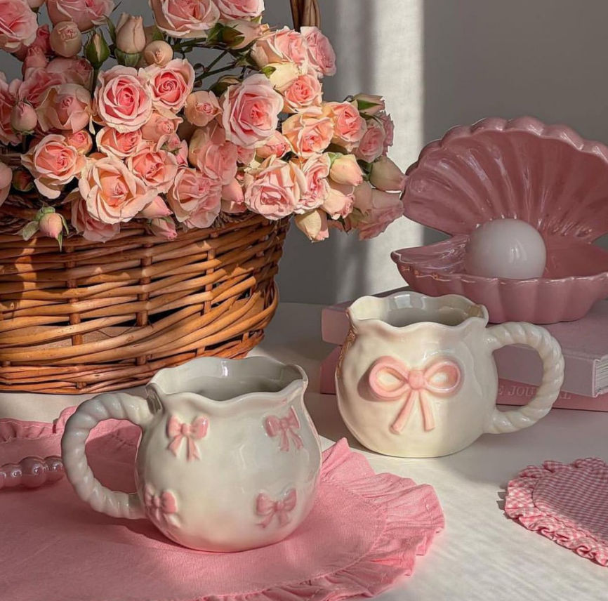 Vintage bow mugs