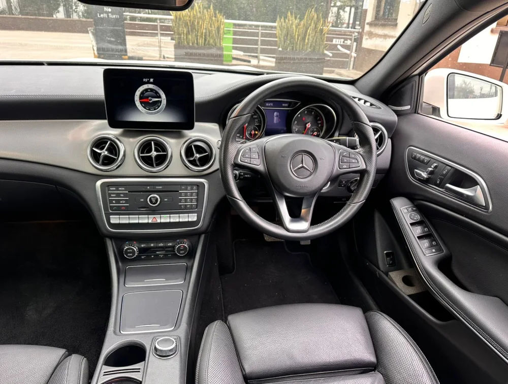 2017 MERCEDES BENZ GLA220
