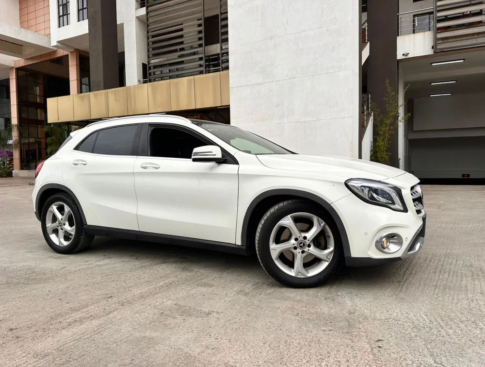 2017 MERCEDES BENZ GLA220