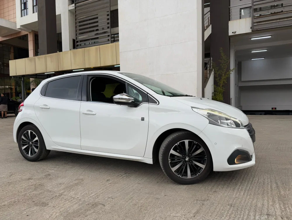 2018 PEUGEOT 208 ALLURE TECH EDITION