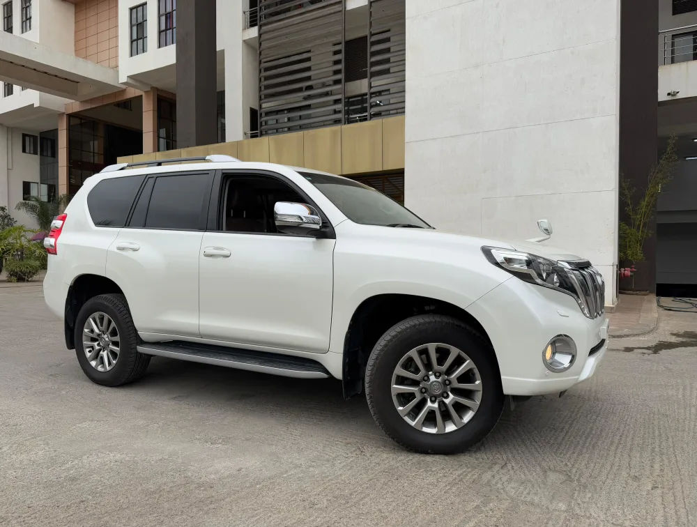 2017 TOYOTA LANDCRUISER PRADO