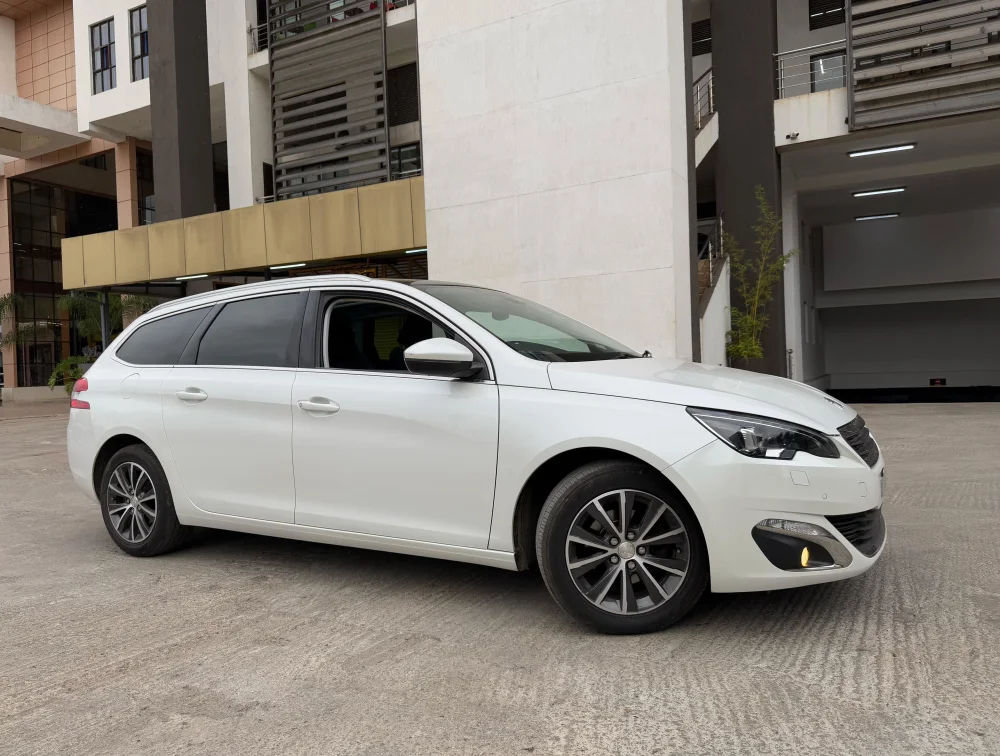 2017 PEUGEOT 308 S/WAGON MOONROOF